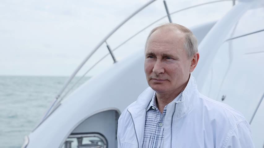 Фото - Путин дал совет лишившимся своих яхт бизнесменам