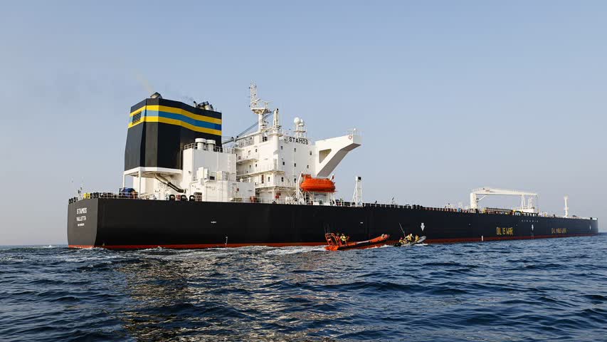 Фото - Плывущие в ЕС танкеры с российской нефтью столкнулись с риском остаться в море
